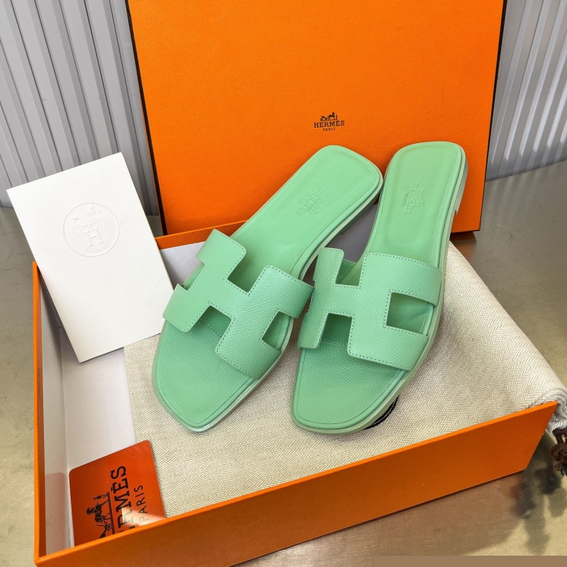 H**mes slippers
